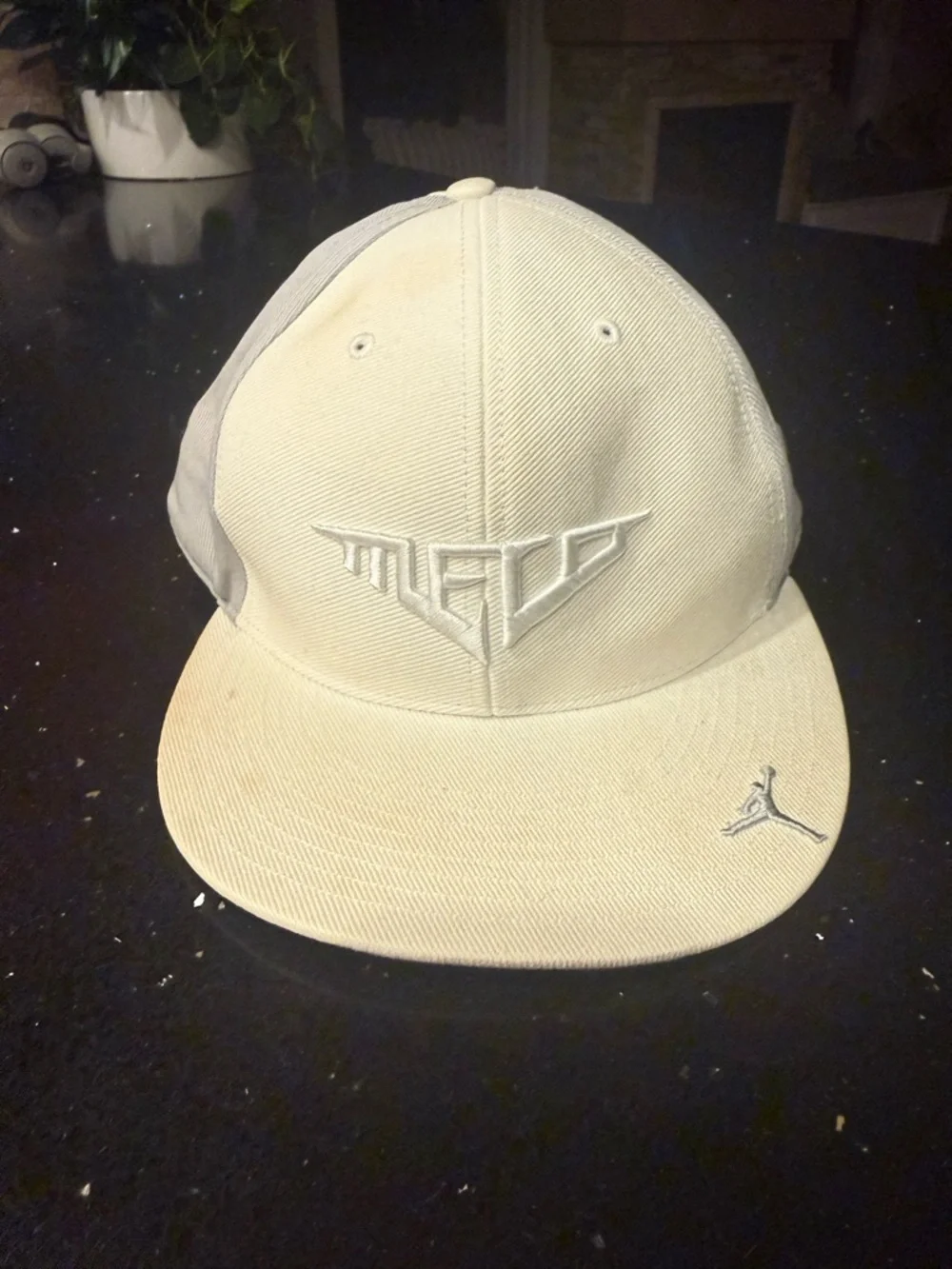 Jordan Carmelo Anthony Men's Cream White Logo Snapback Hat